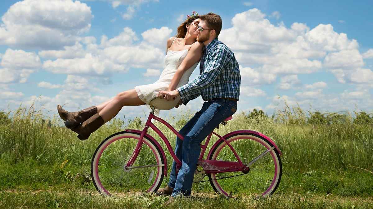 A new study of about 1900 adults and students has found that two thirds of romantic couples started out in a platonic relationship.